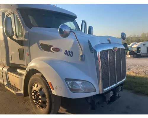 Peterbilt 587 Hood