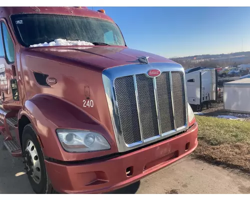 Peterbilt 587 Hood