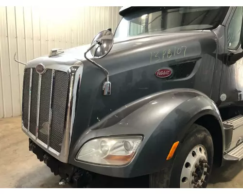 Peterbilt 587 Hood