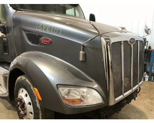 Peterbilt 587 Hood