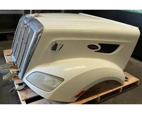 Peterbilt 587 Hood