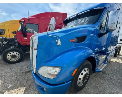 Peterbilt 587 Hood