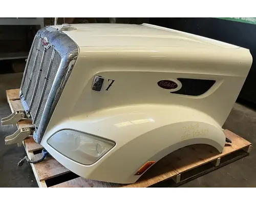 Peterbilt 587 Hood
