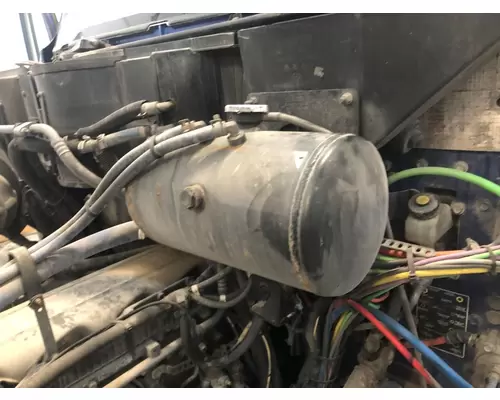 Peterbilt 587 Radiator Overflow Bottle  Surge Tank