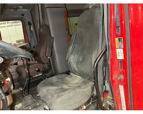 Peterbilt 587 Seat (non-Suspension)