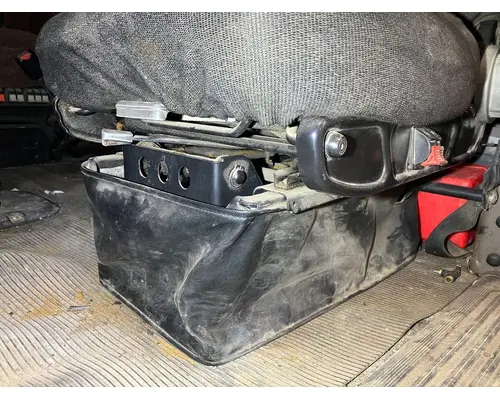 Peterbilt 587 Seat (non-Suspension)