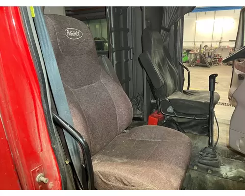 Peterbilt 587 Seat (non-Suspension)