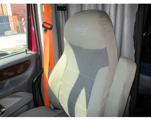 Seat, Front PETERBILT 587 LKQ Heavy Truck - Tampa