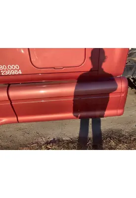 Peterbilt 587 Skirt