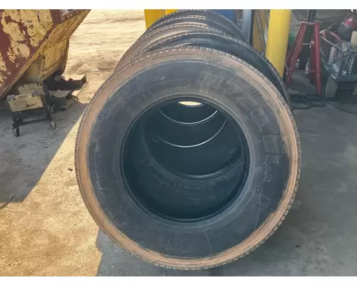 Peterbilt 587 Tires