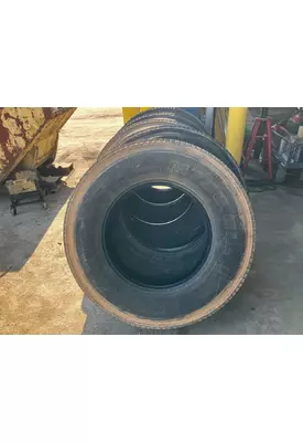 Peterbilt 587 Tires