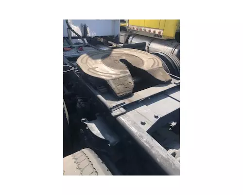 Fifth Wheel PETERBILT Holland American Truck Salvage