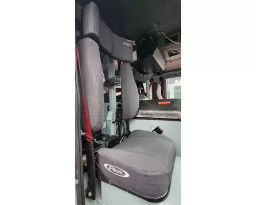 Pierce Saber Seat, Front