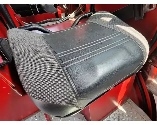 Pierce Saber Seat, Front