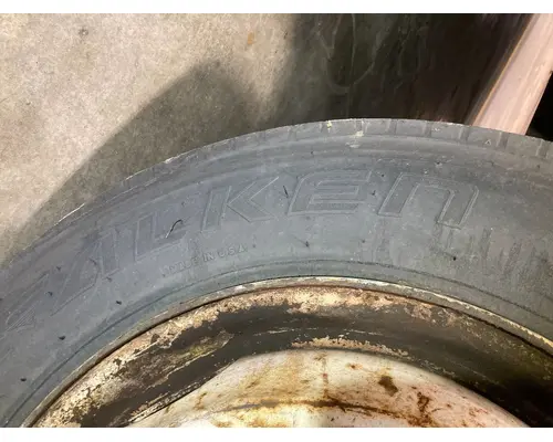 Pilot 19.5 STEEL Tire and Rim