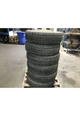 Pilot 19.5 STEEL Tire and Rim