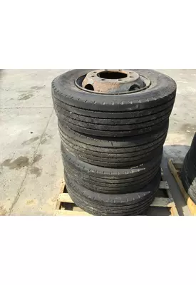 Pilot 19.5 STEEL Tire and Rim