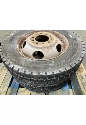 Pilot 19.5 STEEL Tire and Rim