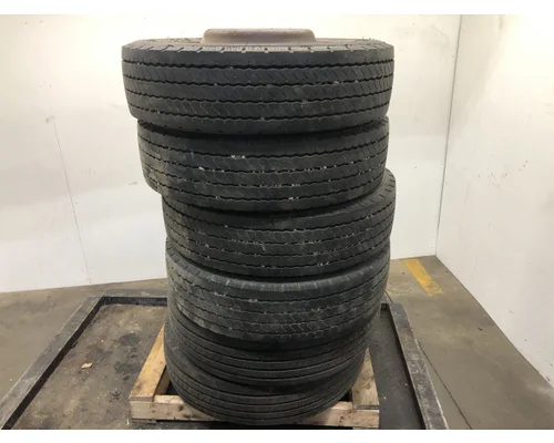 Pilot 19.5 STEEL Tire and Rim