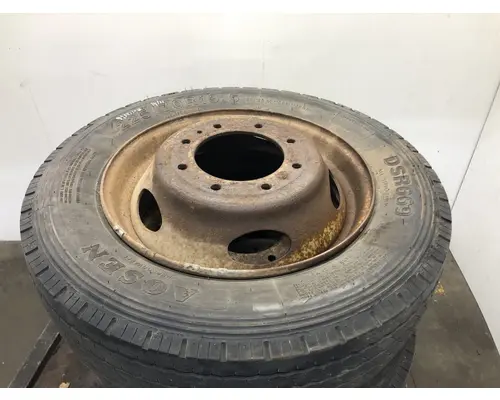 Pilot 19.5 STEEL Tire and Rim