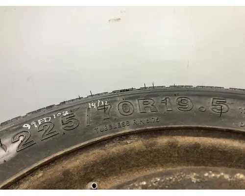Pilot 19.5 STEEL Tire and Rim
