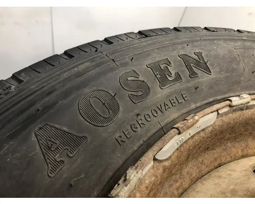 Pilot 19.5 STEEL Tire and Rim