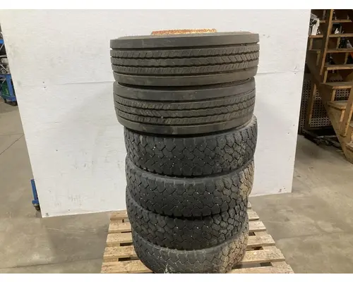 Pilot 19.5 STEEL Tire and Rim