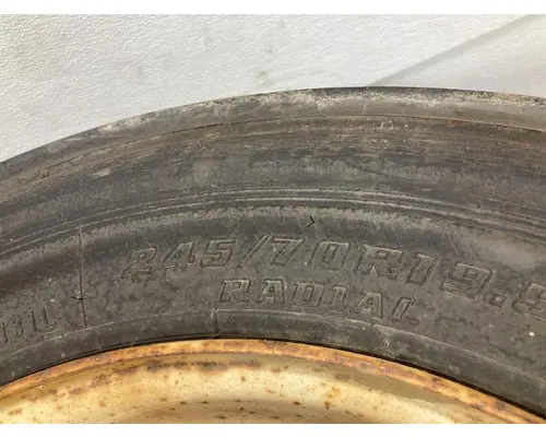 Pilot 19.5 STEEL Tire and Rim