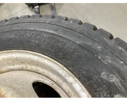 Pilot 19.5 STEEL Tire and Rim