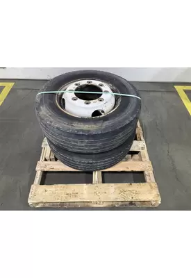 Pilot 19.5 STEEL Tire and Rim