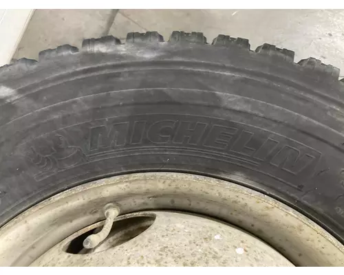 Pilot 19.5 STEEL Tire and Rim