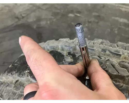 Pilot 19.5 STEEL Tire and Rim