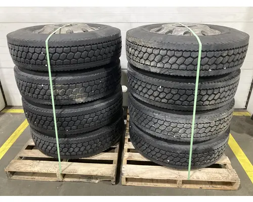 Tire And Rim Pilot 22.5 ALUM Vander Haags Inc Kc