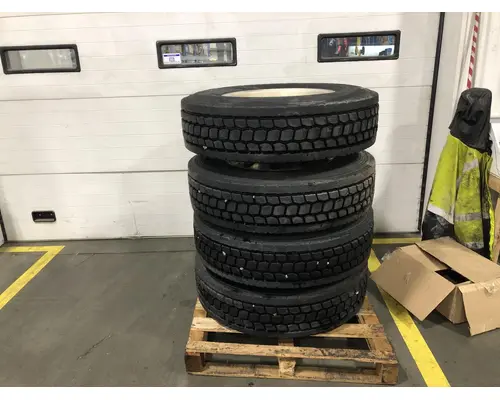 Tire And Rim Pilot 22.5 ALUM Vander Haags Inc Kc