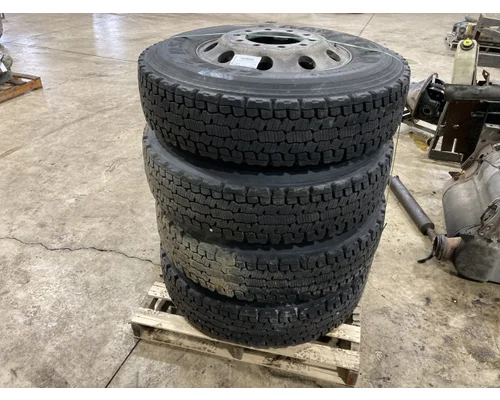 Tire And Rim Pilot 22.5 ALUM Vander Haags Inc WM