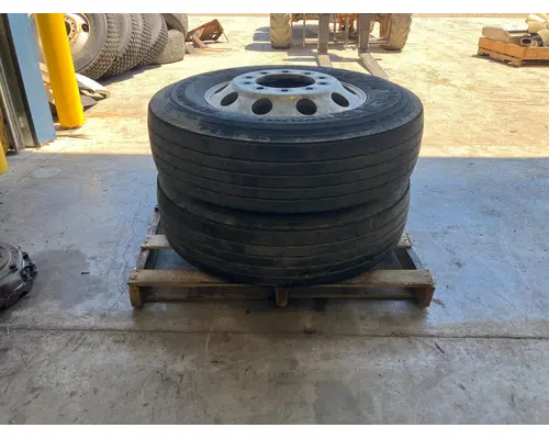 Tire And Rim Pilot 22.5 ALUM Vander Haags Inc Col