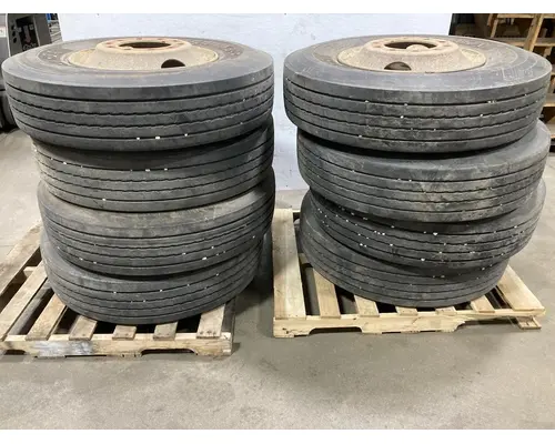 Tire And Rim Pilot 22.5 STEEL Vander Haags Inc Sf