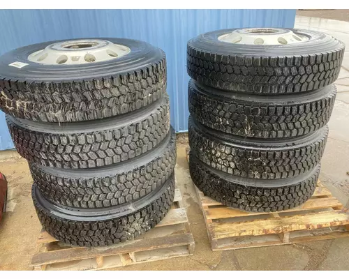 Tire And Rim Pilot 22.5 ALUM Vander Haags Inc Sf