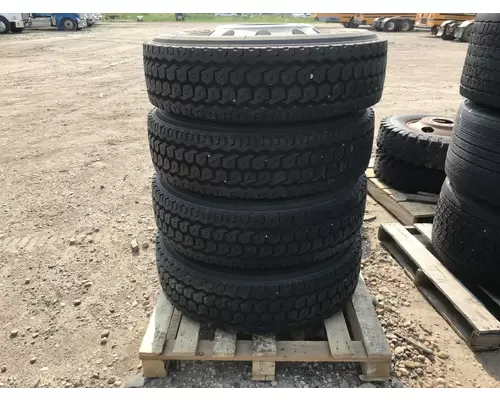 Pilot 22.5 ALUM Tire and Rim