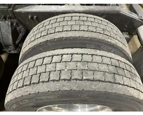 Pilot 22.5 ALUM Tire and Rim