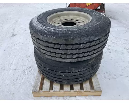 Pilot 22.5 ALUM Tire and Rim