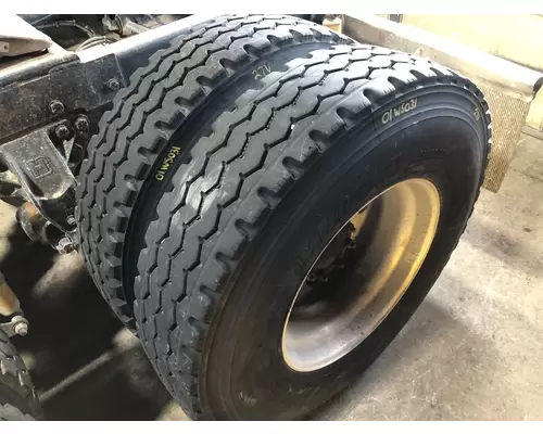 Pilot 22.5 ALUM Tire and Rim