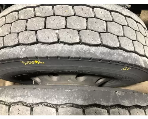 Pilot 22.5 ALUM Tire and Rim