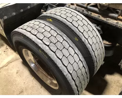 Pilot 22.5 ALUM Tire and Rim