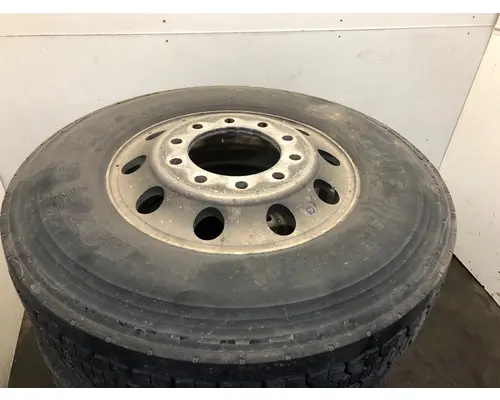Pilot 22.5 ALUM Tire and Rim