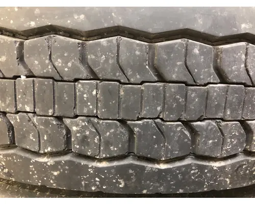 Pilot 22.5 ALUM Tire and Rim