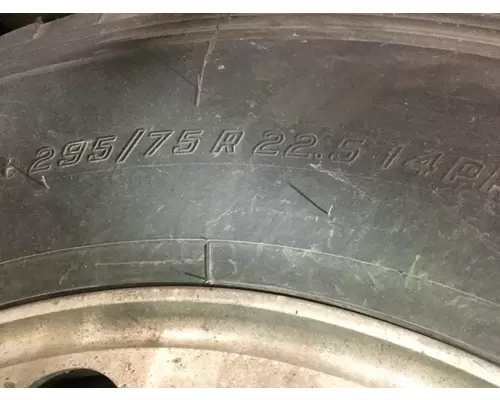 Pilot 22.5 ALUM Tire and Rim
