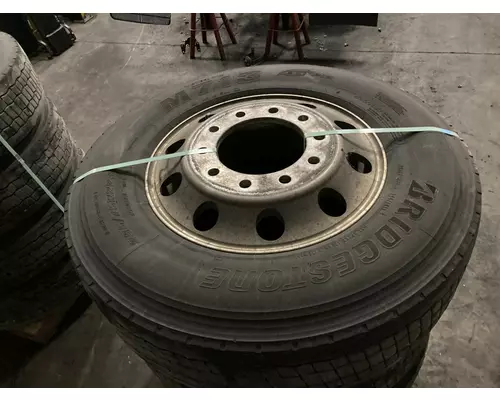 Pilot 22.5 ALUM Tire and Rim