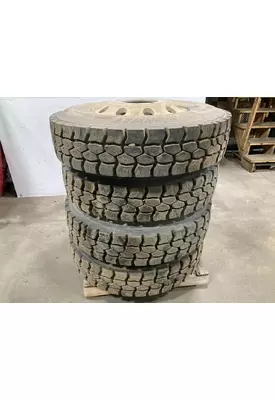 Pilot 22.5 ALUM Tire and Rim