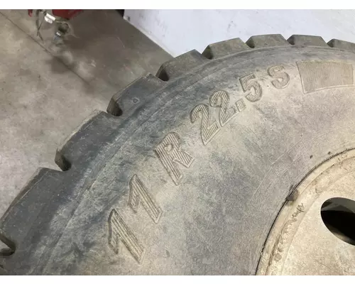 Pilot 22.5 ALUM Tire and Rim